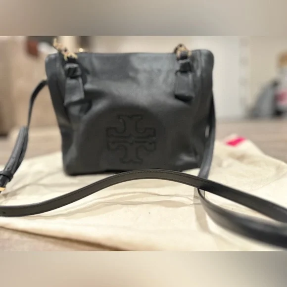 Tory Burch Harper Tote Small in Black - Picture 3 of 10
